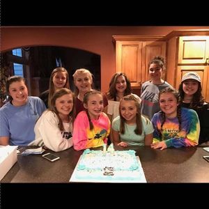 Meet your Posher, Hope